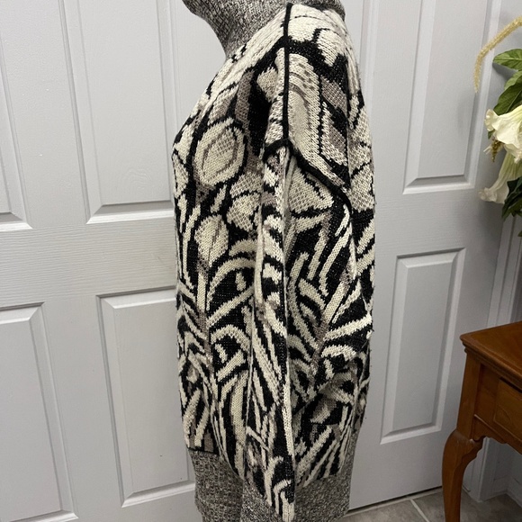 NEEDLEWORKS. Multi-print heavy wool sweater. LARGE/XLARGE - Picture 2 of 6